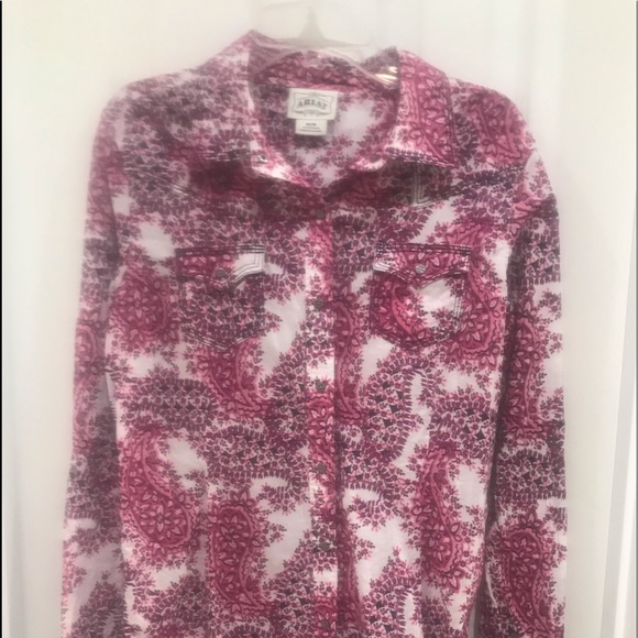 Ariat Tops - EUC Paisley ARIAT ladies shirt